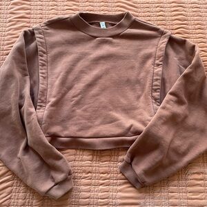 ALO Yoga Cropped Sweatshirt in Brown